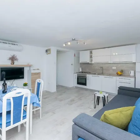 Island Dream * Krapanj